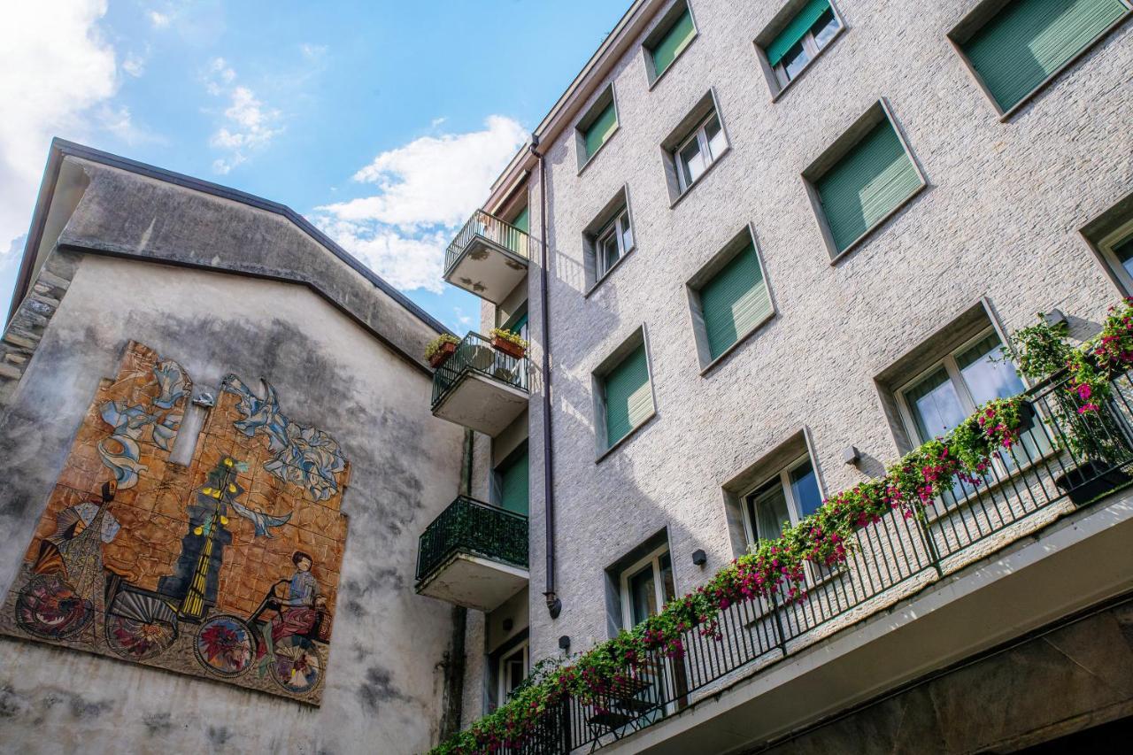 In Centro Luxury Rooms Como Exterior foto